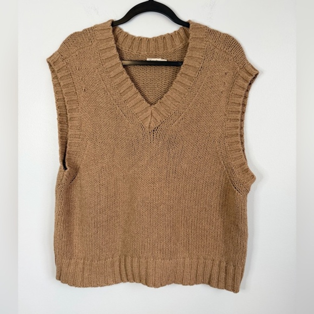 Faherty Size XL • Brown Sleeveless Sweater Vest.